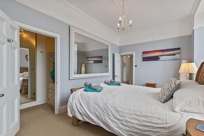 Laston Garden Apartment - Sea Views Large Terrace