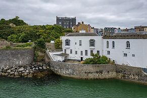 Laston Garden Apartment - Sea Views Large Terrace