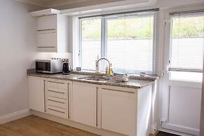 Rooftops - Sea Views Near Village and Beach