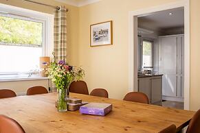 Rooftops - Sea Views Near Village and Beach