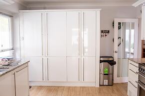 Rooftops - Sea Views Near Village and Beach