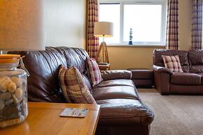 Rooftops - Sea Views Near Village and Beach