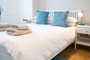 Rooftops - Sea Views Near Village and Beach