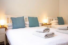 Rooftops - Sea Views Near Village and Beach