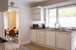 Rooftops - Sea Views Near Village and Beach