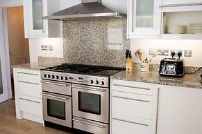 Rooftops - Sea Views Near Village and Beach