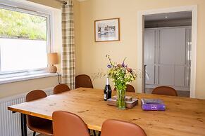 Rooftops - Sea Views Near Village and Beach