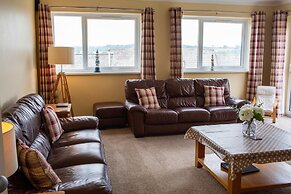 Rooftops - Sea Views Near Village and Beach