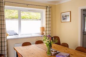 Rooftops - Sea Views Near Village and Beach