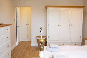 Rooftops - Sea Views Near Village and Beach