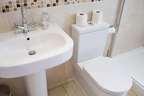 Rooftops - Sea Views Near Village and Beach