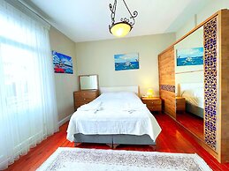 Big Clean House on Taksim Center