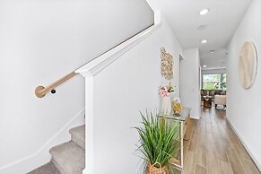 Lovely Townhome Sleeps 8 Eve101