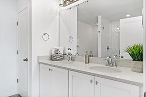 Lovely Townhome Sleeps 8 Eve101