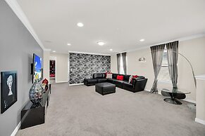 Modern Home Private Pool Sleeps 15 Ww102