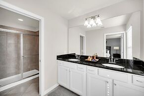 Modern Home Private Pool Sleeps 15 Ww102