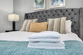 Modern Home Private Pool Sleeps 15 Ww102