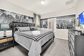 Modern Home Private Pool Sleeps 15 Ww102