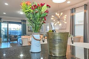 Modern Home Private Pool Sleeps 15 Ww102