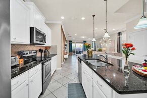 Modern Home Private Pool Sleeps 15 Ww102