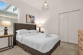 10 BR Gorgeous Home Game Room Son103