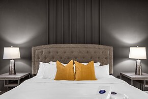 10 BR Gorgeous Home Game Room Son103