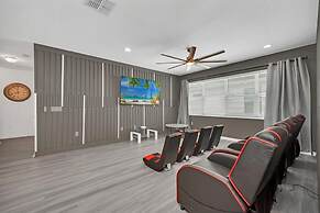 10 BR Gorgeous Home Game Room Son103