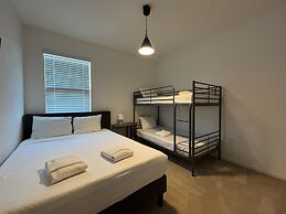 10 BR Gorgeous Home Game Room Son103