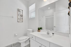 10 BR Gorgeous Home Game Room Son103