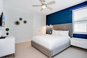 Stylish Family Home Sleeps 22 Enc101