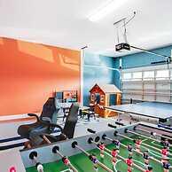 Stylish Family Home Sleeps 22 Enc101