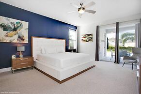 Stylish Family Home Sleeps 22 Enc101