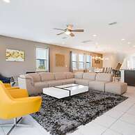 Stylish Family Home Sleeps 22 Enc101