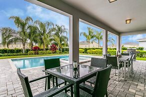 Stylish Family Home Sleeps 22 Enc101