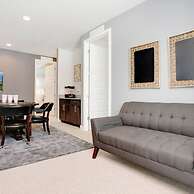 Stylish Family Home Sleeps 22 Enc101