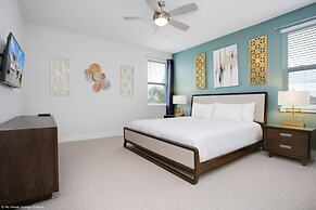 Stylish Family Home Sleeps 22 Enc101