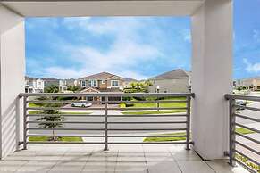 Stylish Family Home Sleeps 22 Enc101