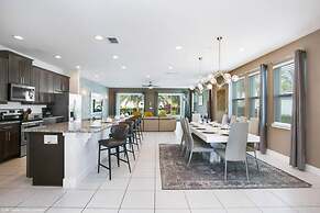 Stylish Family Home Sleeps 22 Enc101