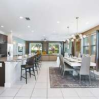 Stylish Family Home Sleeps 22 Enc101