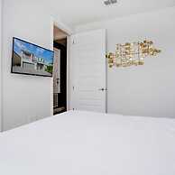 Stylish Family Home Sleeps 22 Enc101