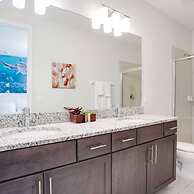 Stylish Family Home Sleeps 22 Enc101