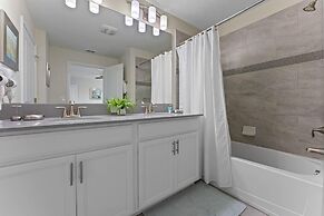 Lovely Family Home - 8 Min to Disney Stl106