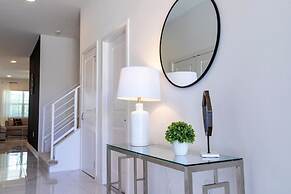 Gorgeous Family Home Sleeps 28 Blv103