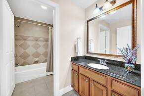 Stylish Condo at Reunion Resort Reu102