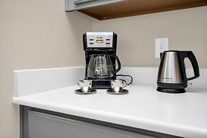 Comfy House at Compass Bay Cb102