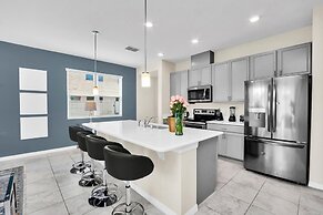 Comfy House at Compass Bay Cb102