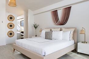 Vistamar Private Waterfront Home Pool