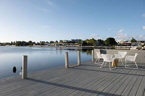 Vistamar Private Waterfront Home Pool