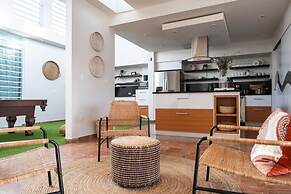 Vistamar Private Waterfront Home Pool