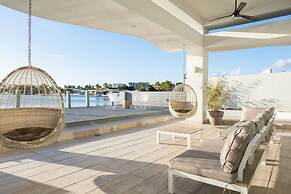 Vistamar Private Waterfront Home Pool